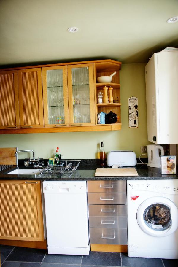Fosse Farmhouse Holiday Cottages Chippenham  Exterior photo