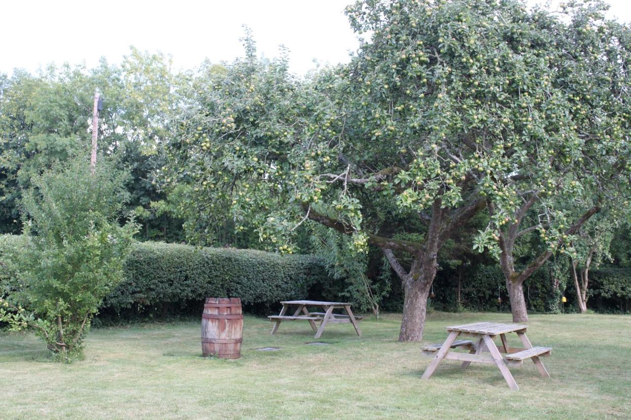 Fosse Farmhouse Holiday Cottages Chippenham  Exterior photo